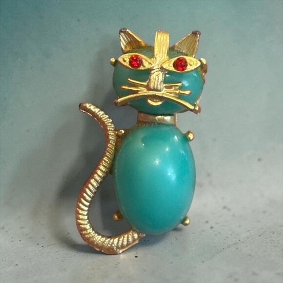 Estate Jewelry - Atomic Turquoise Cat Brooch Red Rhinestone Eyes Mid Century Mod Figural Pin